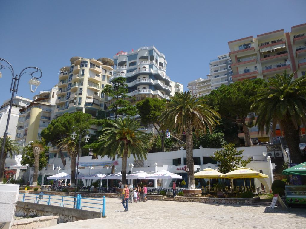 Guesthouse Central Sarande - 777 Buitenkant foto